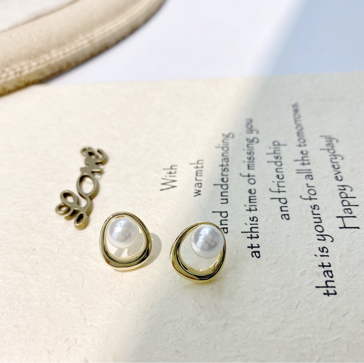1 Pair Ig Style Korean Style Oval Imitation Pearl Alloy Gold Plated Ear Studs display picture 6