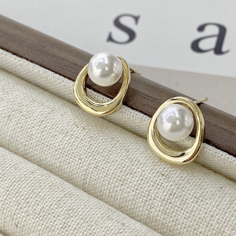 1 Pair Ig Style Korean Style Oval Imitation Pearl Alloy Gold Plated Ear Studs display picture 4
