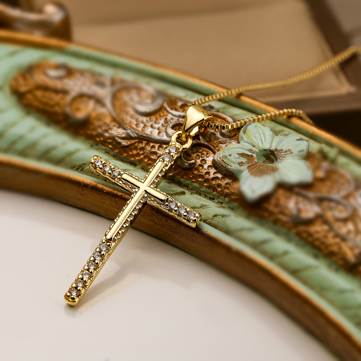Einfacher Stil Pendeln Kreuzen Kupfer 18 Karat Vergoldet Zirkon Halskette Mit Anhänger In Masse display picture 6