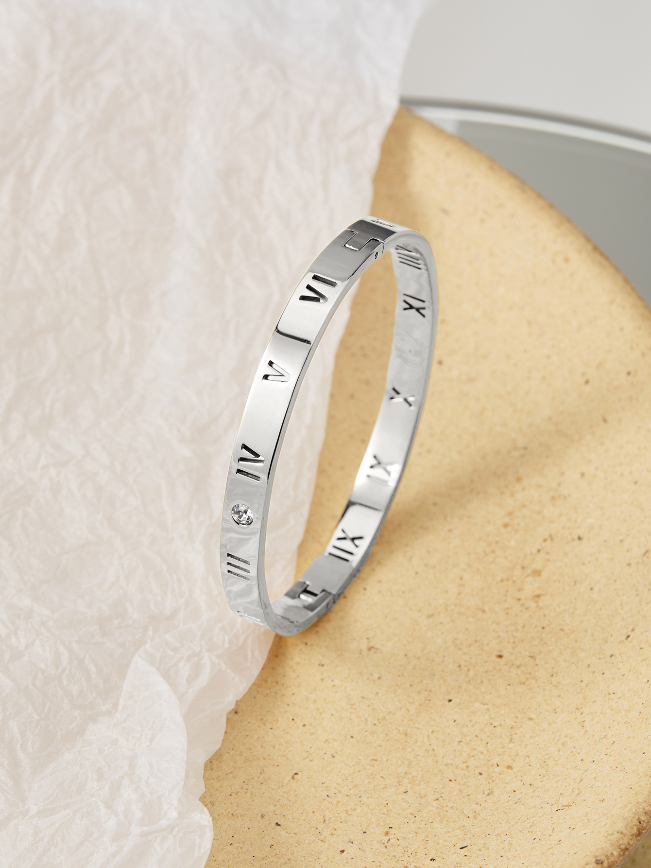 Simple Style Roman Numeral Titanium Steel Plating Hollow Out Inlay Zircon 14k Gold Plated Bangle display picture 2