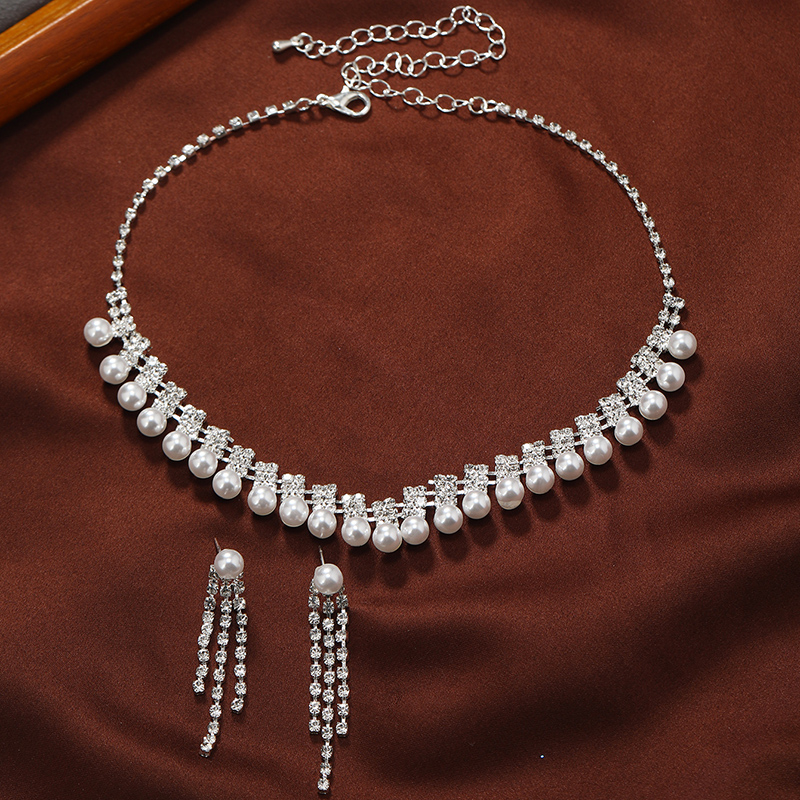 Elegant Glam Lady Tassel Solid Color Alloy Inlay Rhinestones Women's Jewelry Set display picture 5