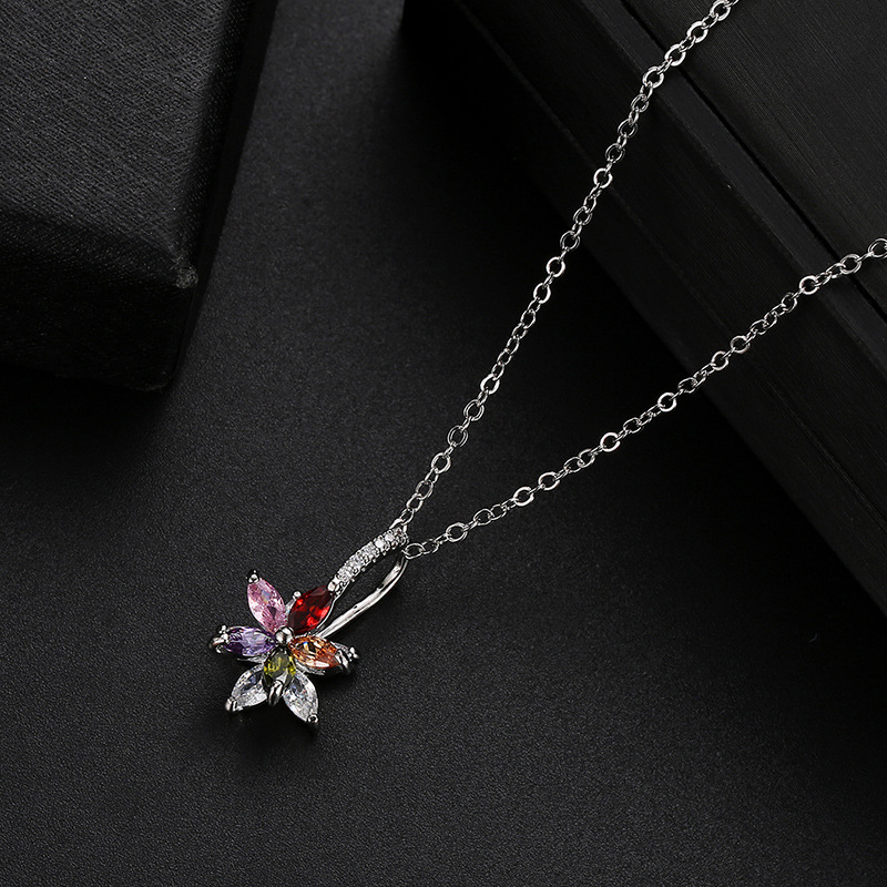 Wholesale Simple Style Flower 304 Stainless Steel Copper Plating Inlay Rhodium Plated Zircon Necklace Pendant display picture 4