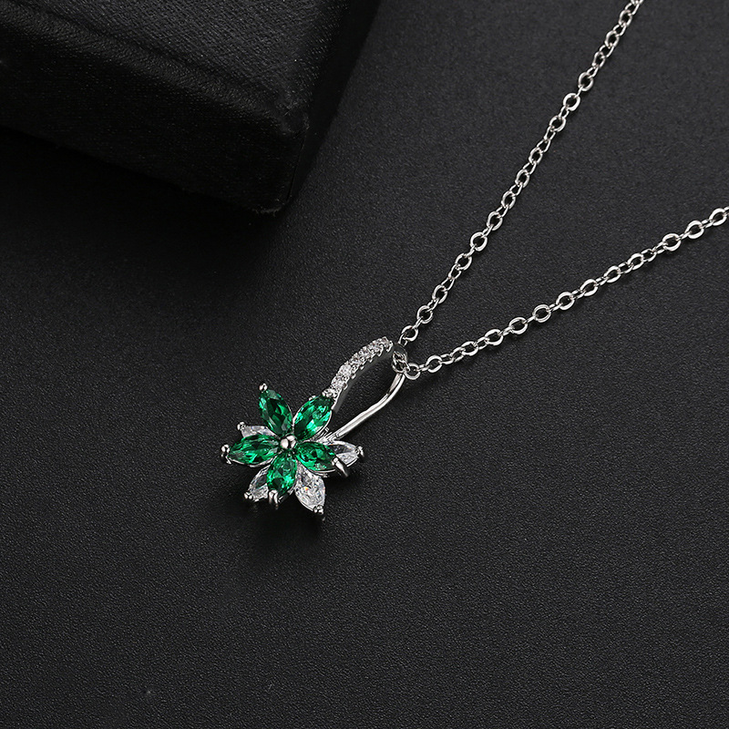 Wholesale Simple Style Flower 304 Stainless Steel Copper Plating Inlay Rhodium Plated Zircon Necklace Pendant display picture 9