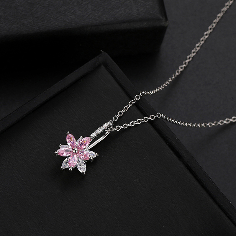 Wholesale Simple Style Flower 304 Stainless Steel Copper Plating Inlay Rhodium Plated Zircon Necklace Pendant display picture 1