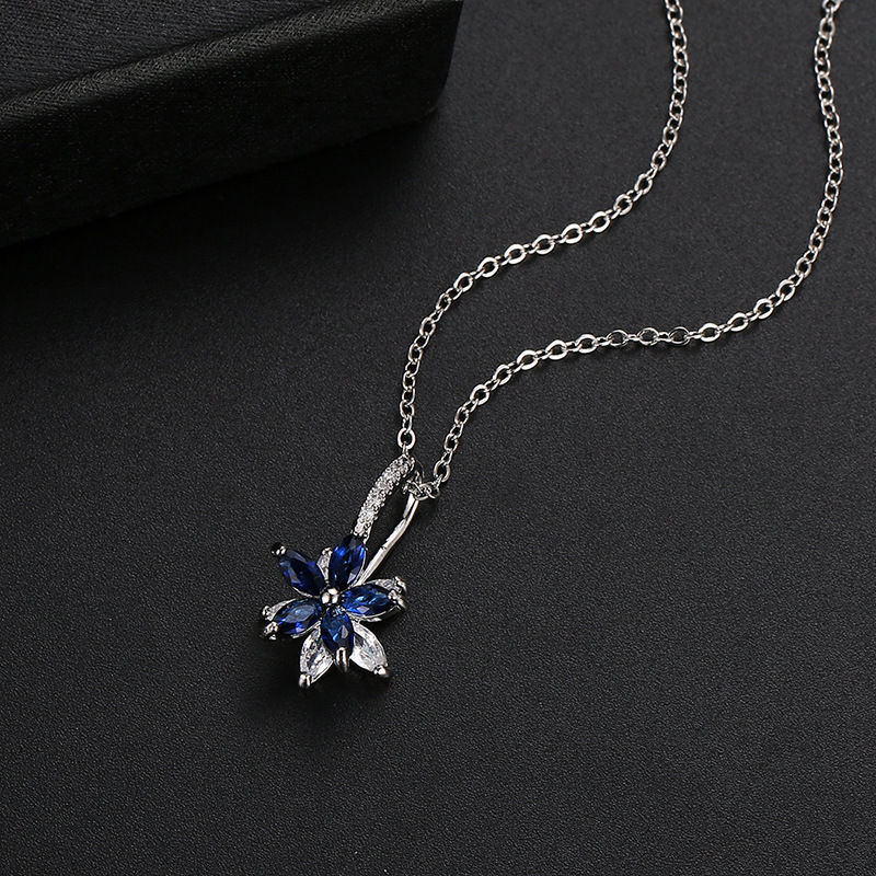 Wholesale Simple Style Flower 304 Stainless Steel Copper Plating Inlay Rhodium Plated Zircon Necklace Pendant display picture 8