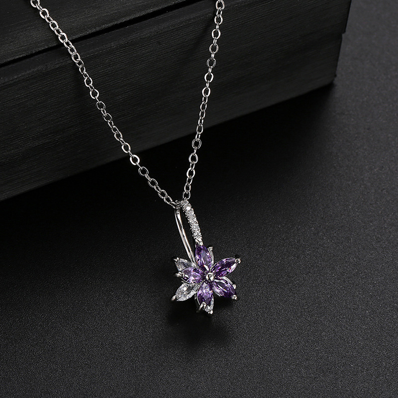Wholesale Simple Style Flower 304 Stainless Steel Copper Plating Inlay Rhodium Plated Zircon Necklace Pendant display picture 6