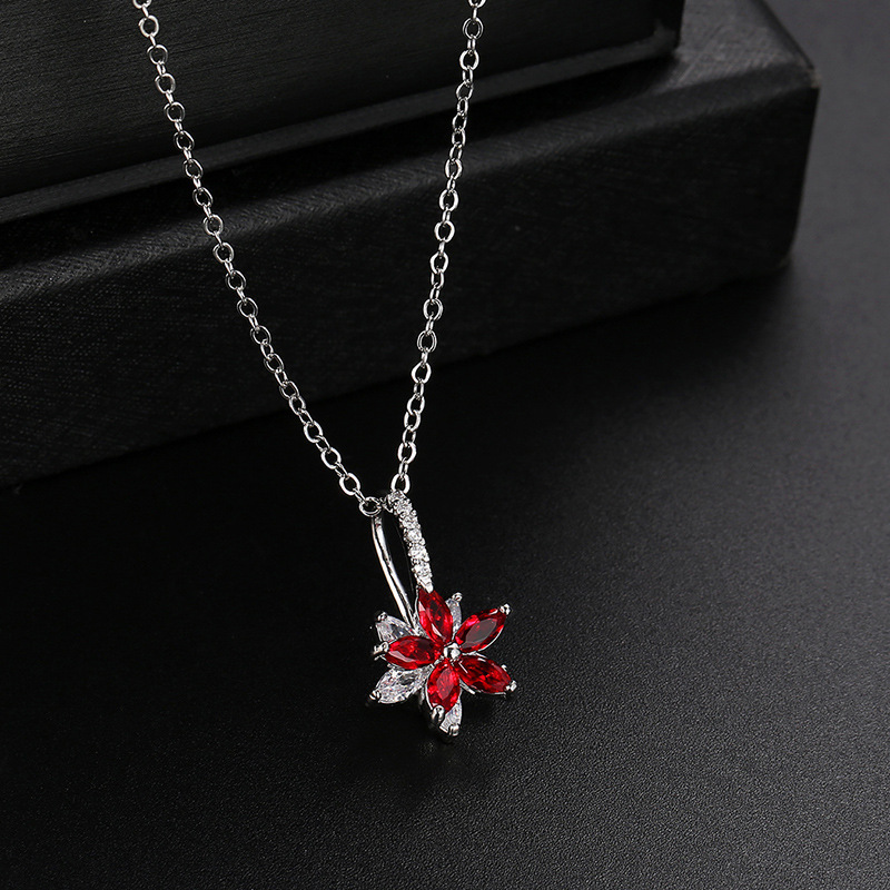 Wholesale Simple Style Flower 304 Stainless Steel Copper Plating Inlay Rhodium Plated Zircon Necklace Pendant display picture 3