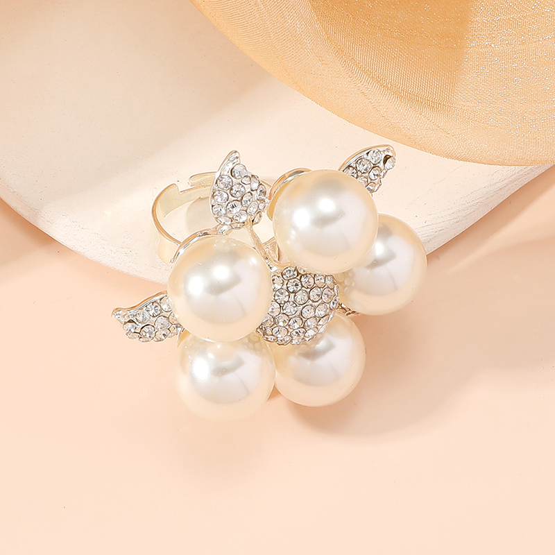 Elegant Glam Bridal Flower Alloy Inlay Artificial Pearls Artificial Diamond Women's Open Rings display picture 1