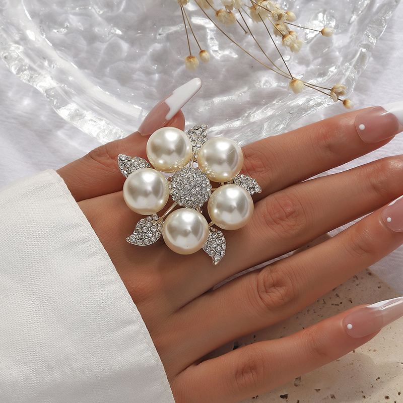 Elegant Glam Bridal Flower Alloy Inlay Artificial Pearls Artificial Diamond Women's Open Rings display picture 2