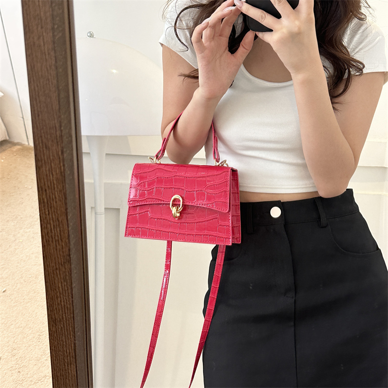 Women's All Seasons Pu Leather Solid Color Classic Style Square Flip Cover Handbag display picture 4