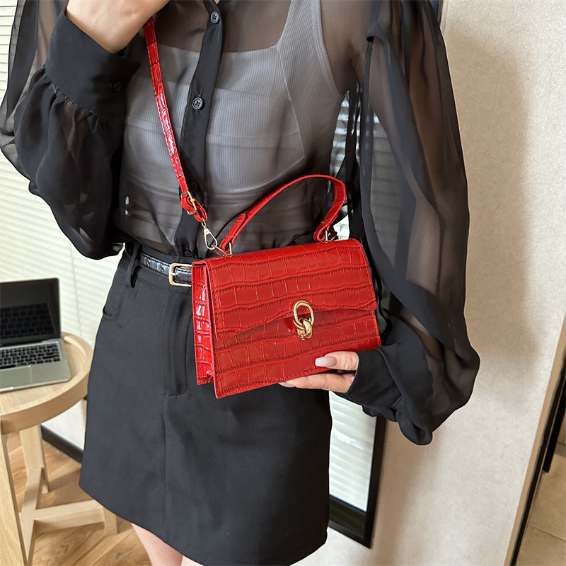 Women's All Seasons Pu Leather Solid Color Classic Style Square Flip Cover Handbag display picture 13