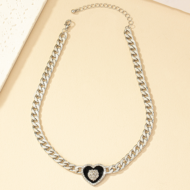 Retro Heart Shape Alloy Plating Inlay Zircon Gold Plated Women's Pendant Necklace display picture 7