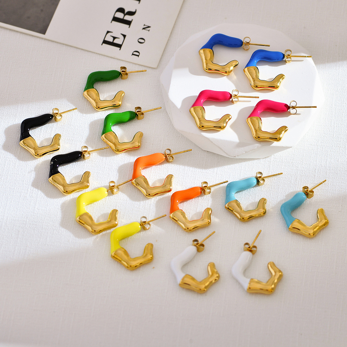 1 Pair Cute Luxurious Color Block Enamel Stainless Steel Ear Studs display picture 2