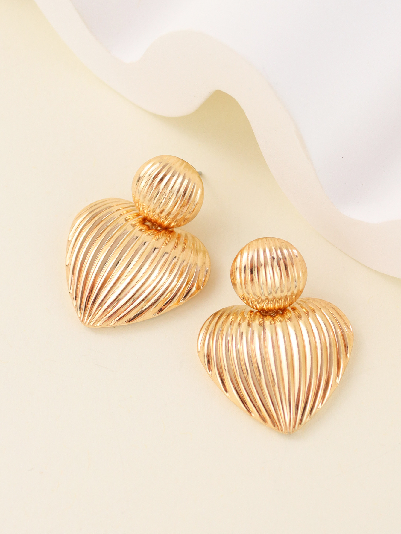 1 Pair Elegant Lady Heart Shape Iron Drop Earrings display picture 4