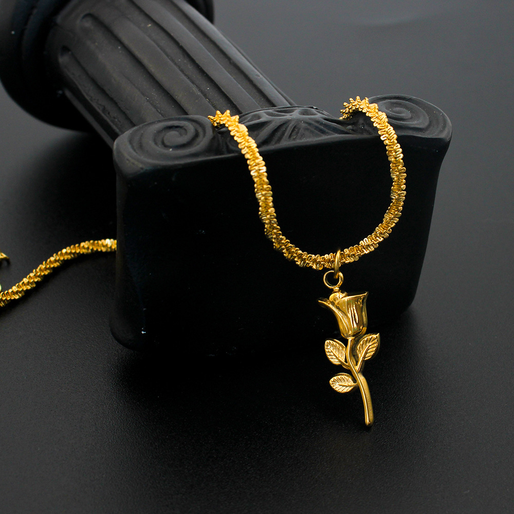 304 Stainless Steel 18K Gold Plated Retro Lady Plating Flower Pendant Necklace display picture 20