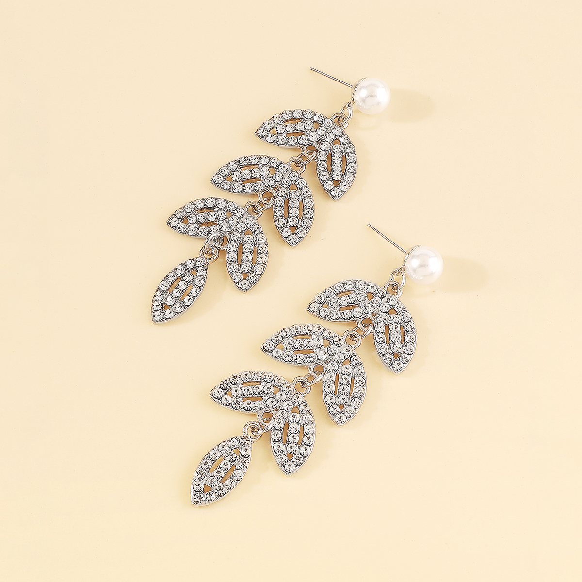 1 Pair Elegant Shiny Leaves Inlay Imitation Pearl Iron Rhinestones Drop Earrings display picture 8