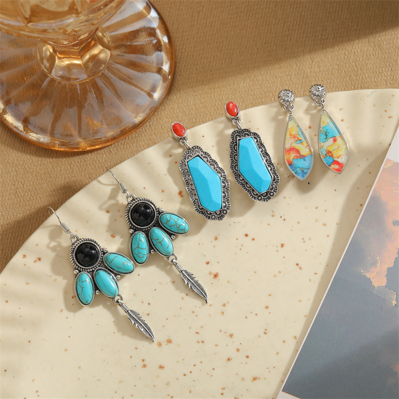 1 Pair Retro Commute Round Plating Inlay Alloy Turquoise Silver Plated Earrings display picture 3