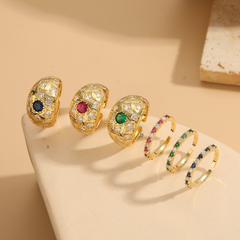 Élégant Luxueux Couleur Unie Le Cuivre Placage Incruster Zircon Plaqué Or 14k Anneaux display picture 2