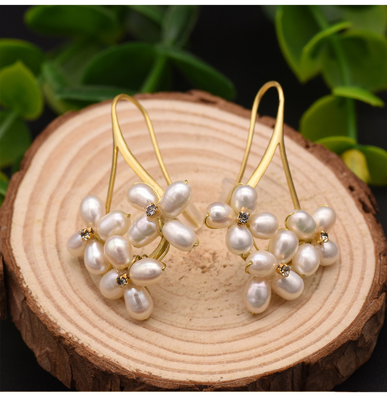 1 Pair Casual Flower Plating Inlay Freshwater Pearl Copper Zircon 18k Gold Plated Drop Earrings display picture 1