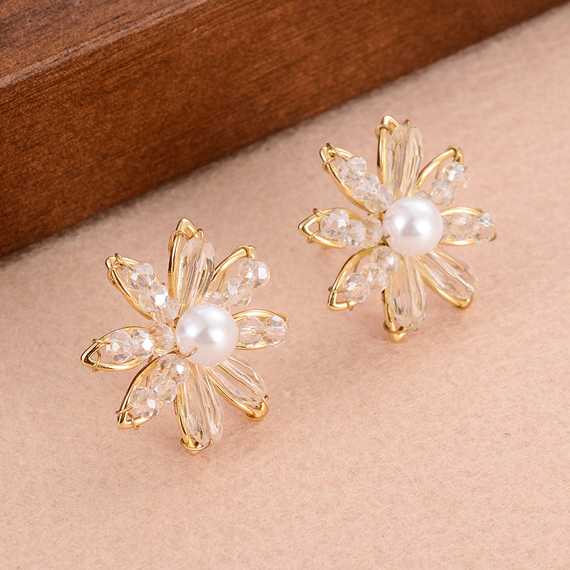 1 Pair Simple Style Snowflake Plating Inlay Copper Crystal Pearl 14k Gold Plated Ear Studs display picture 6