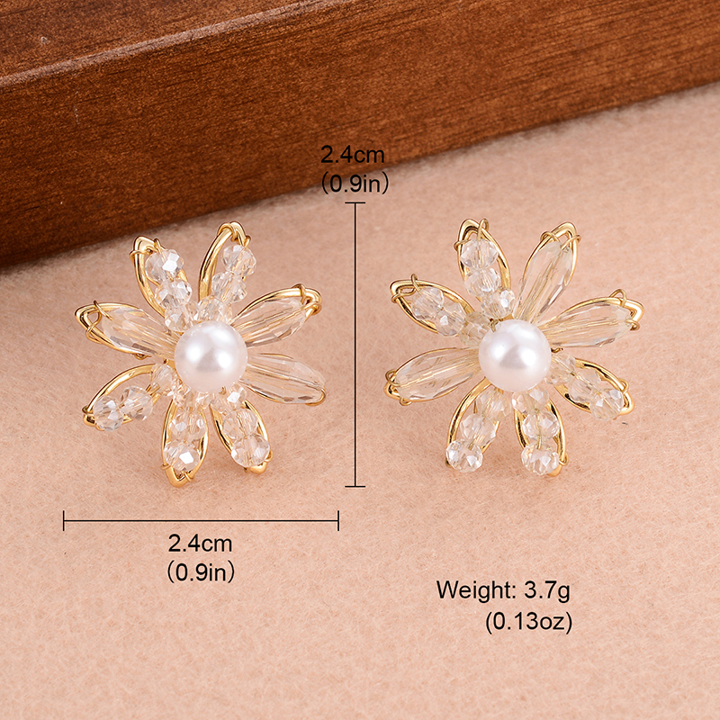1 Pair Simple Style Snowflake Plating Inlay Copper Crystal Pearl 14k Gold Plated Ear Studs display picture 1