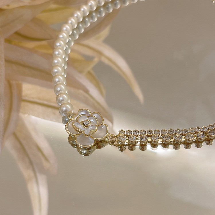 Elegant Blume Legierung Zinklegierung Inlay Künstliche Perlen Strasssteine Vergoldet Frau Halskette display picture 5