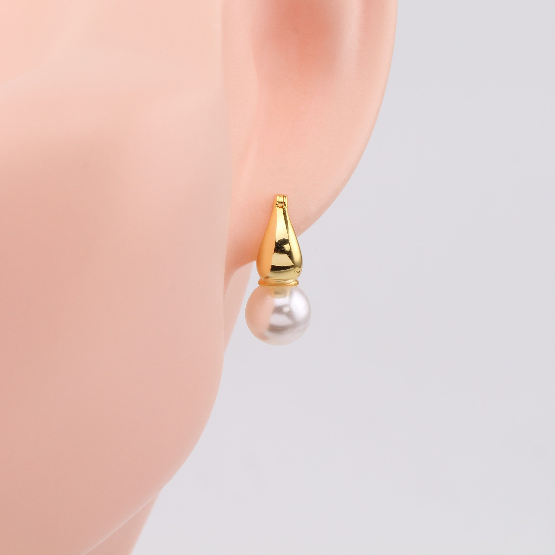1 Paar Ig-stil Einfacher Stil Runden Überzug Inlay Sterling Silber Perle Weißgold Plattiert Vergoldet Ohrringe display picture 5