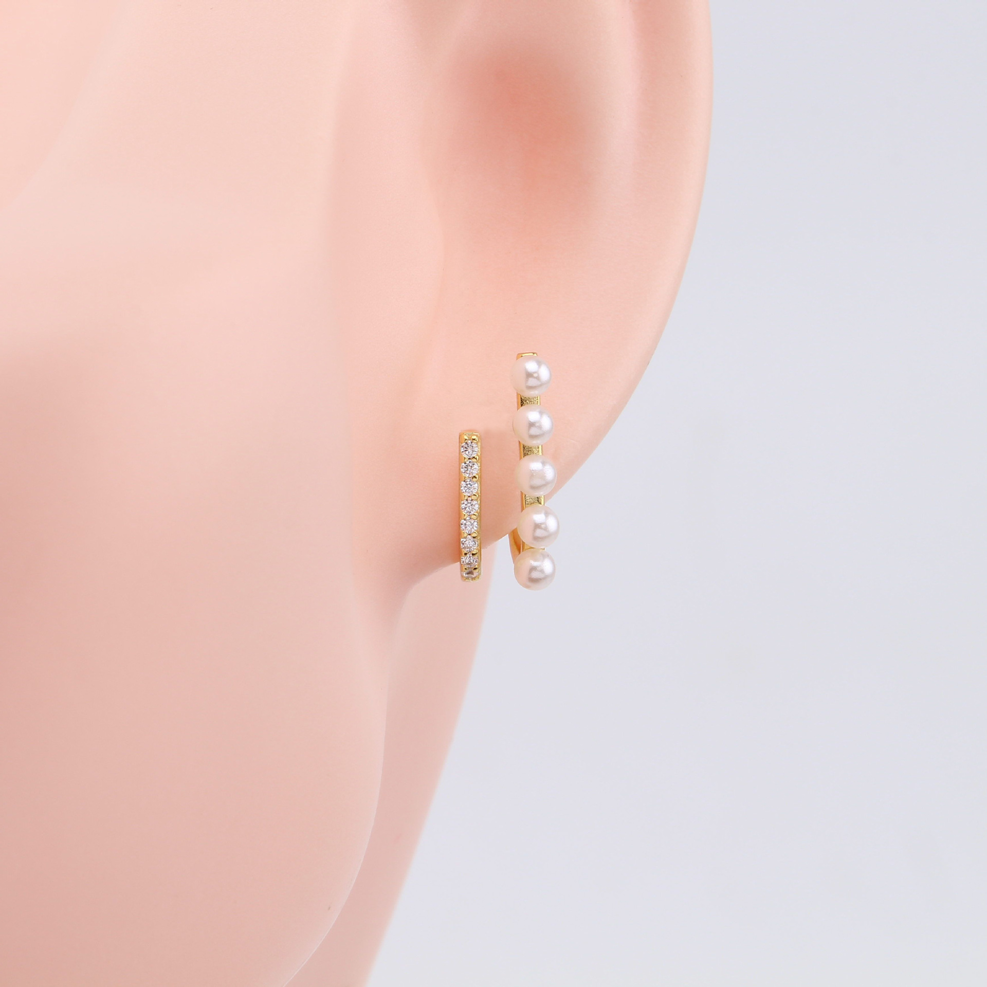 1 Pair Simple Style Round Plating Inlay Sterling Silver Pearl Zircon White Gold Plated Gold Plated Ear Studs display picture 5