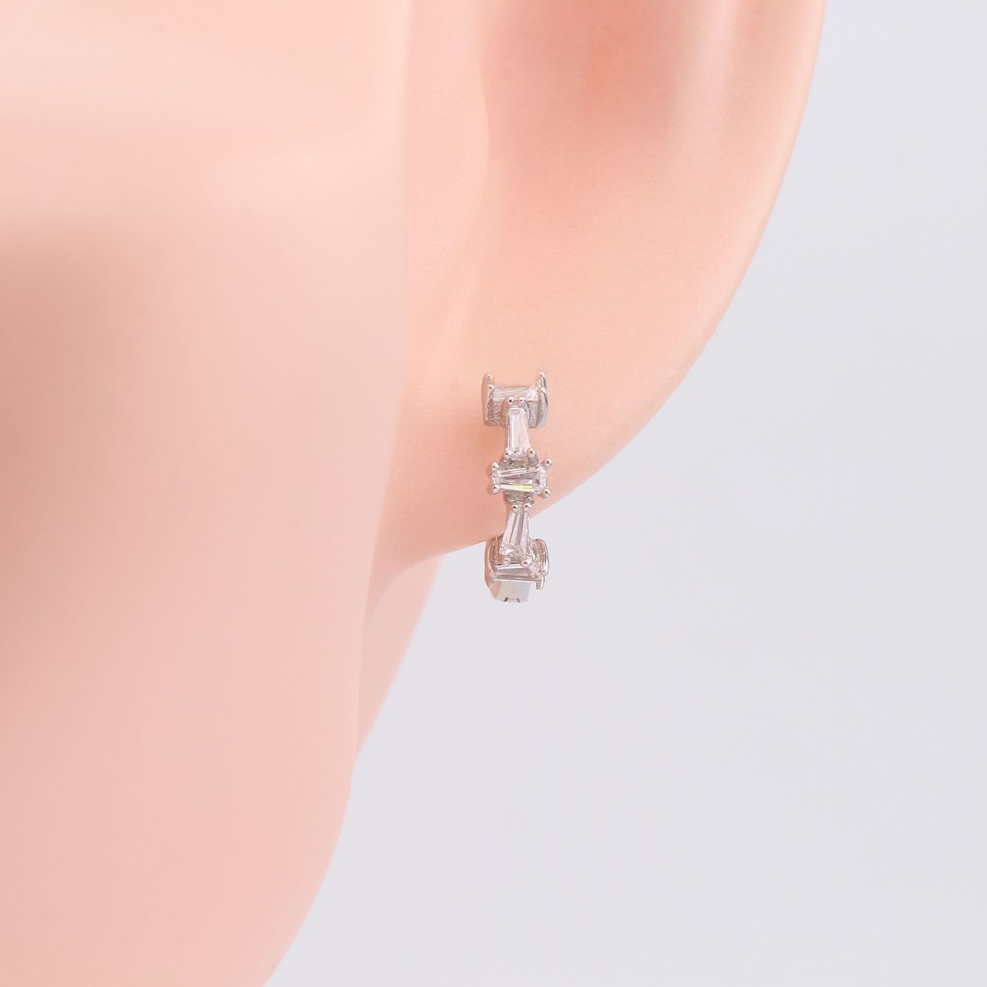 1 Pair Simple Style Trapezoid Plating Inlay Sterling Silver Zircon Earrings display picture 6