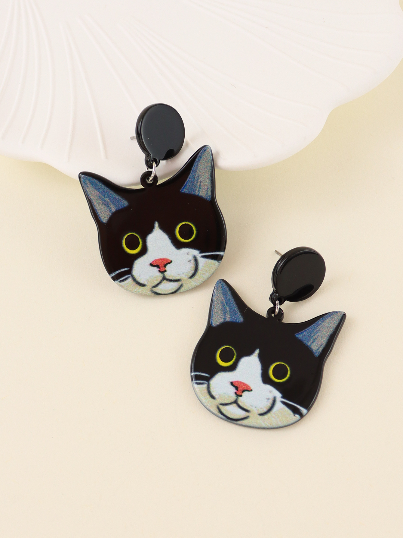 1 Pair Lady Cat Resin Drop Earrings display picture 1