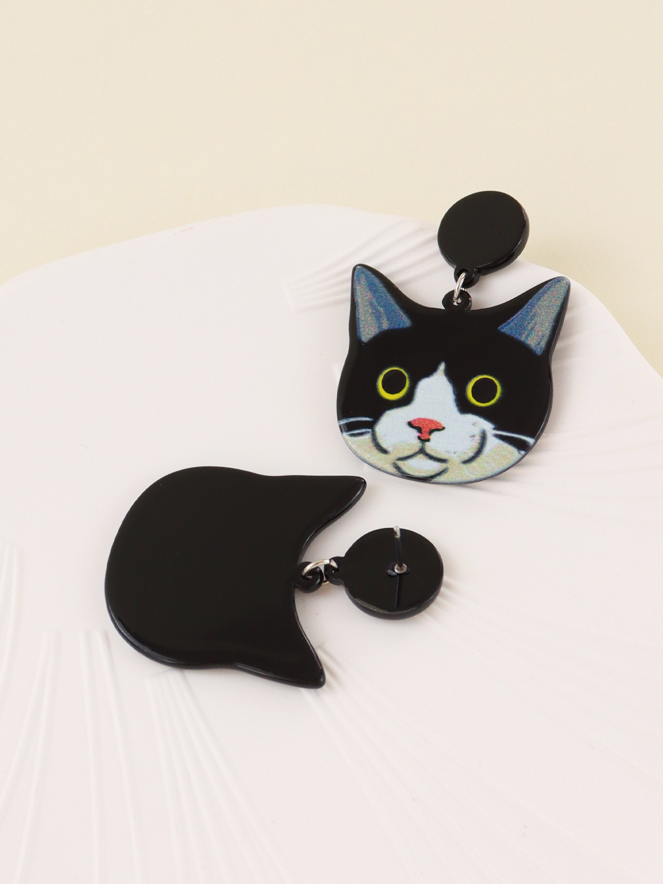 1 Pair Lady Cat Resin Drop Earrings display picture 5