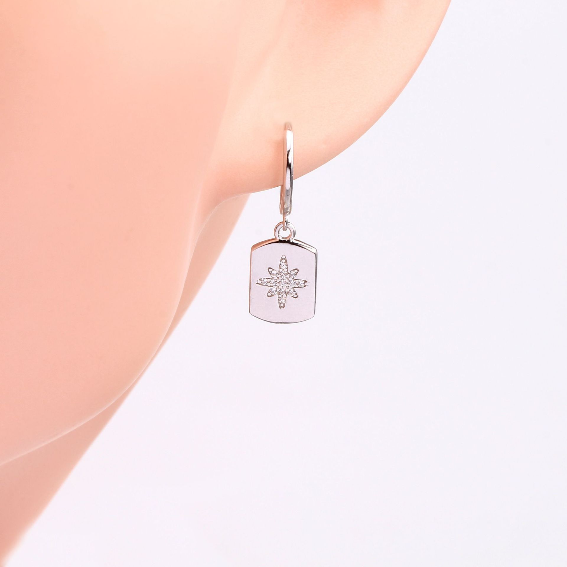 1 Pair Modern Style Geometric Plating Inlay Sterling Silver Zircon Gold Plated Earrings display picture 5