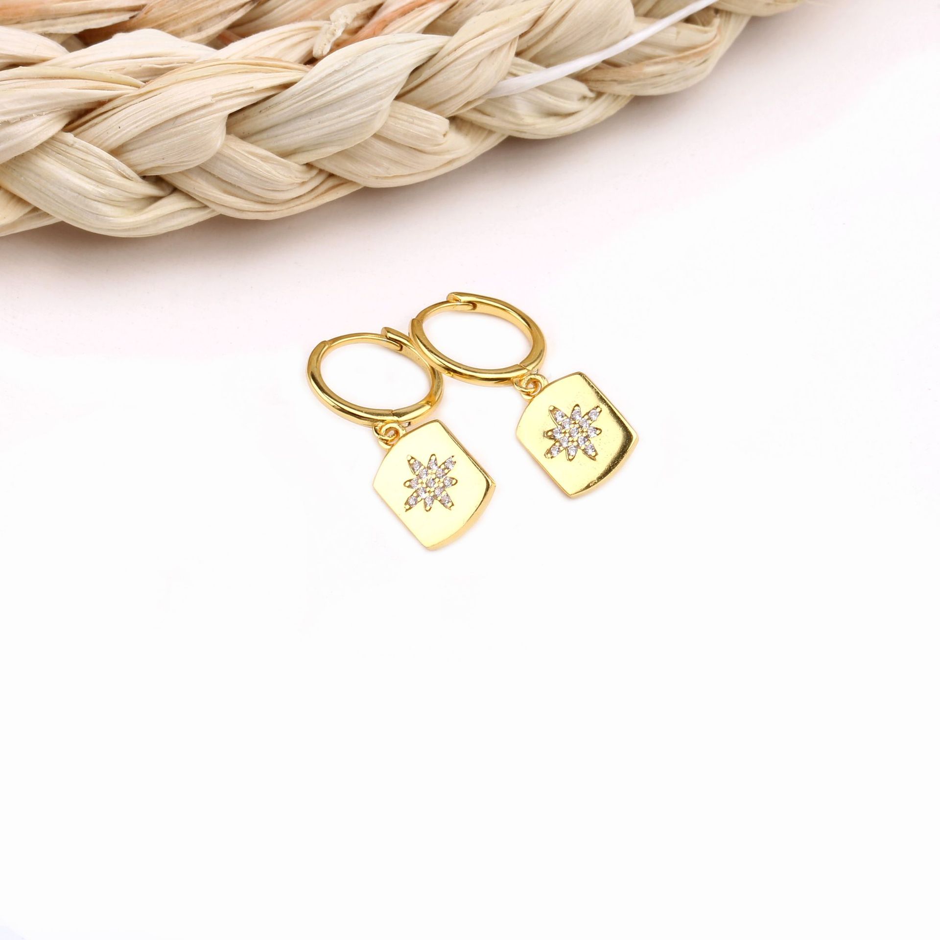 1 Pair Modern Style Geometric Plating Inlay Sterling Silver Zircon Gold Plated Earrings display picture 6