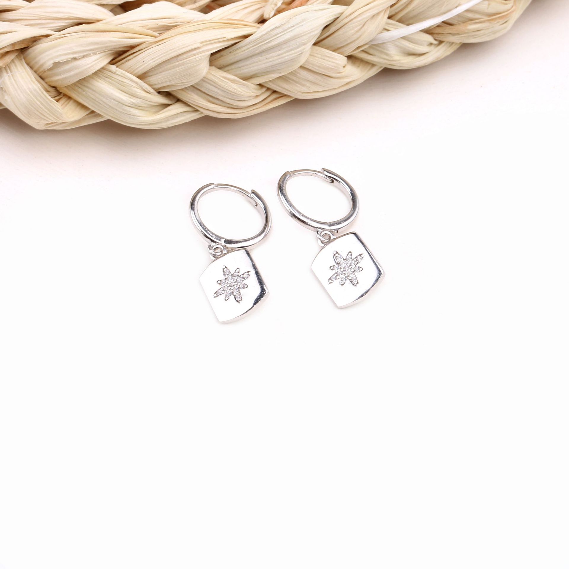 1 Pair Modern Style Geometric Plating Inlay Sterling Silver Zircon Gold Plated Earrings display picture 7