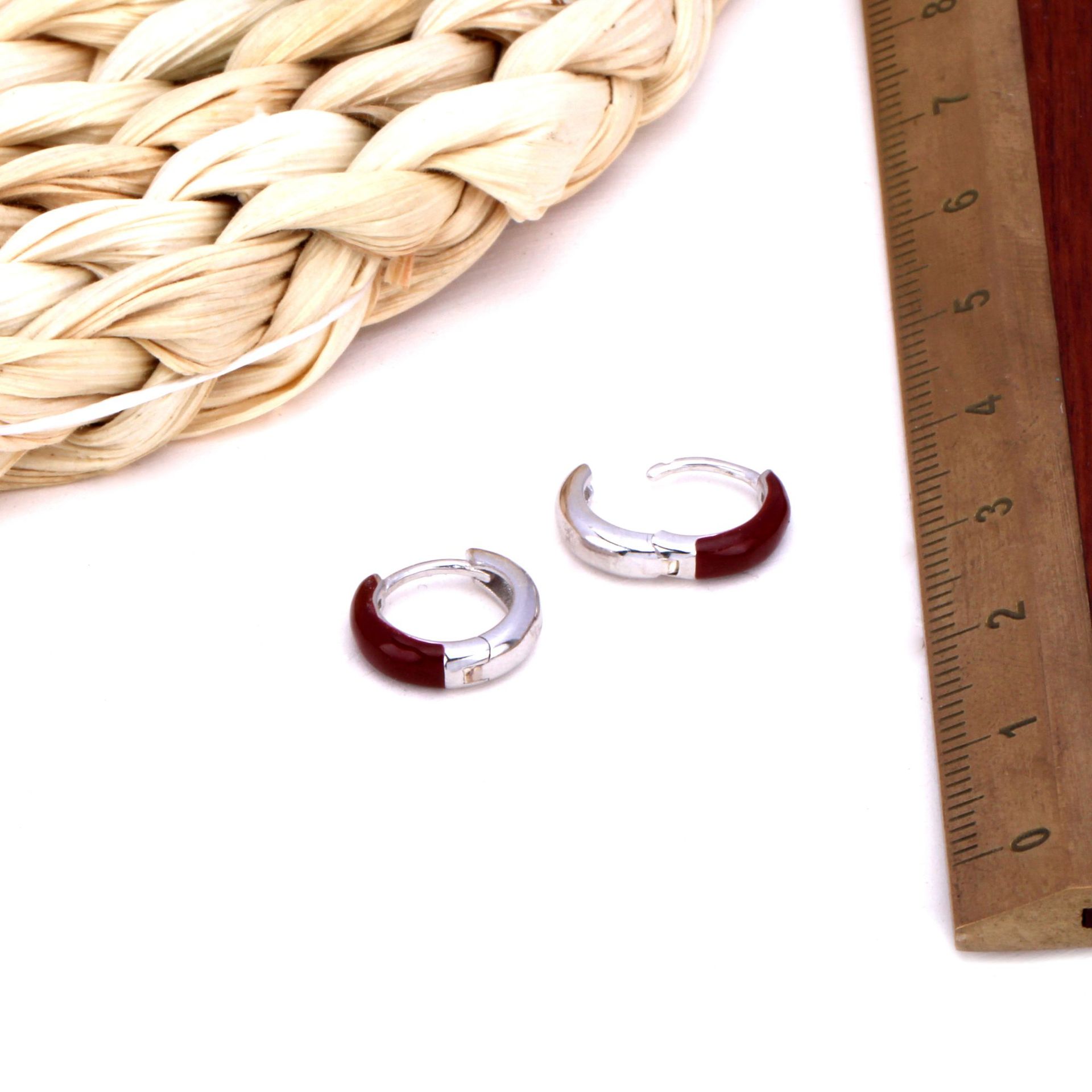 1 Pair Simple Style Round Enamel Sterling Silver Earrings display picture 7