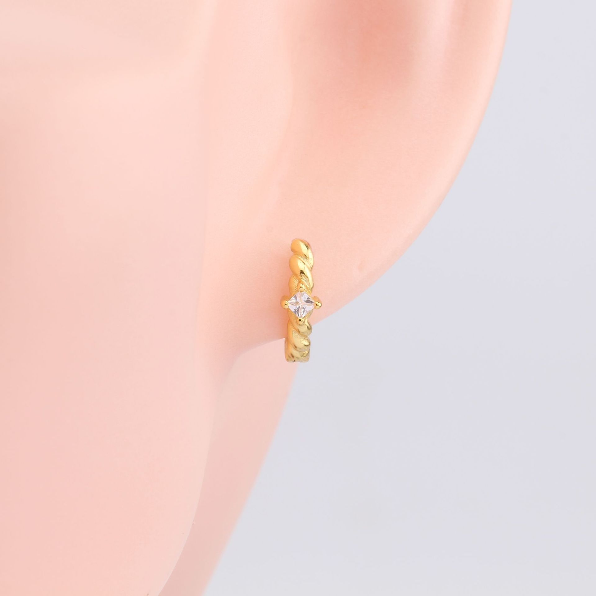 1 Pair Simple Style Round Plating Inlay Sterling Silver Zircon Gold Plated Earrings display picture 5