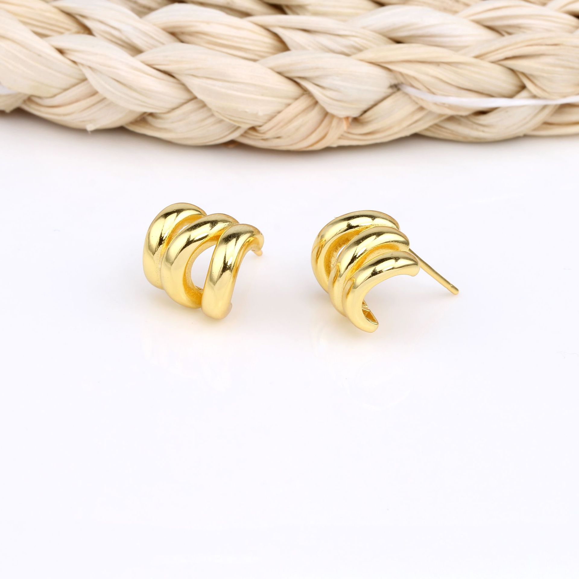 1 Pair Classic Style C Shape Plating Sterling Silver Gold Plated Earrings display picture 6