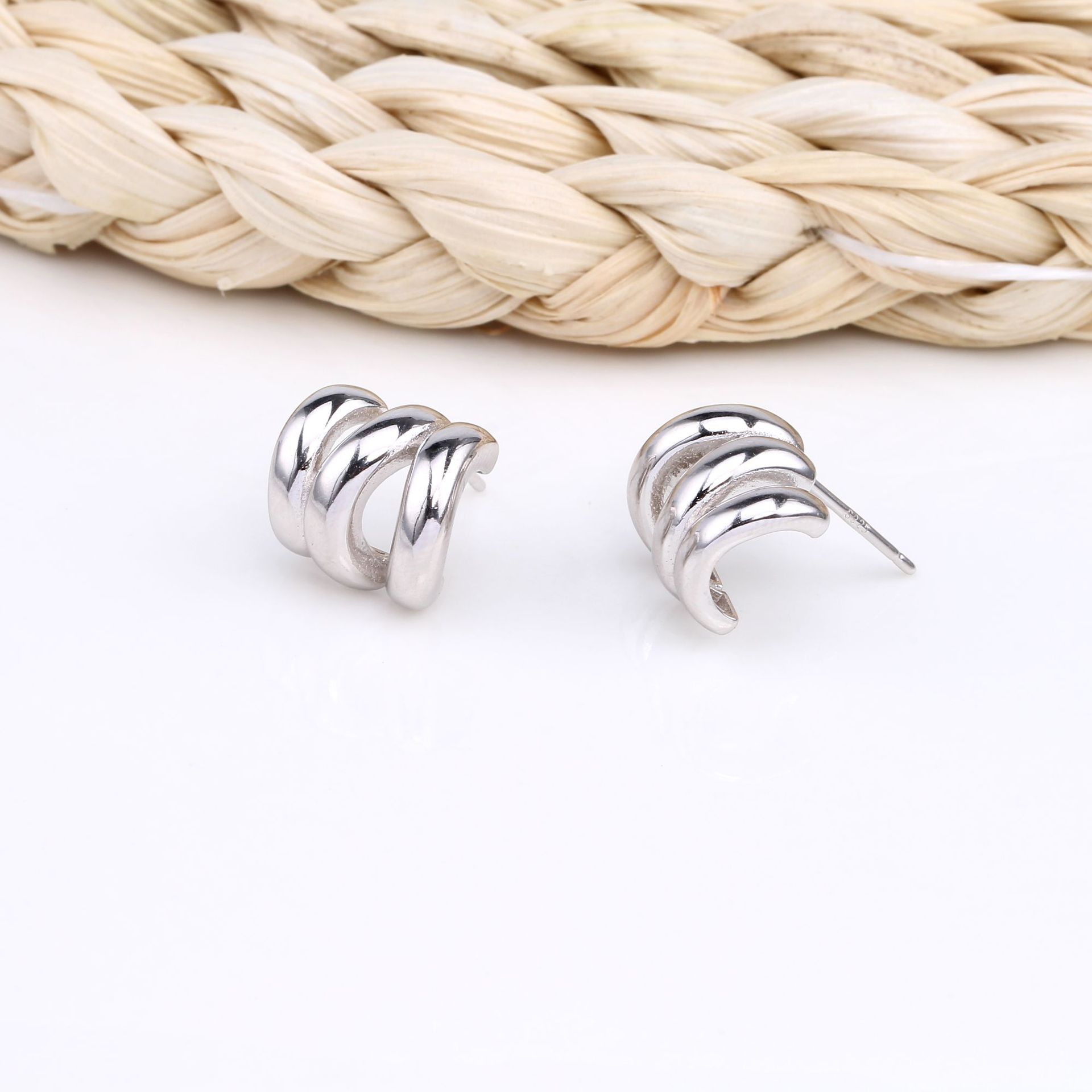 1 Pair Classic Style C Shape Plating Sterling Silver Gold Plated Earrings display picture 7