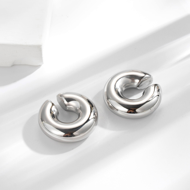 1 Pair Simple Style C Shape Water Droplets Plating Stainless Steel 18k Gold Plated Ear Studs display picture 6