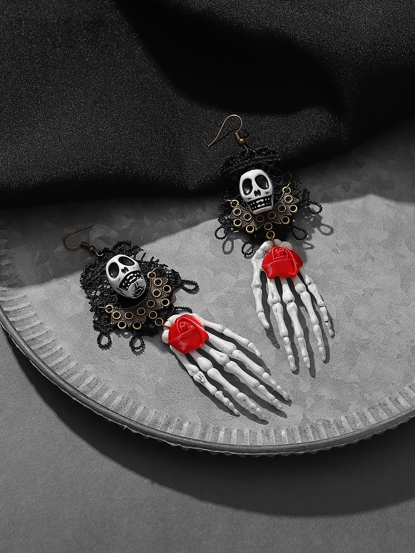 Wholesale Jewelry Retro Exaggerated Punk Palm Rose Skull Alloy Plastic Cloth Mesh Drop Earrings display picture 4