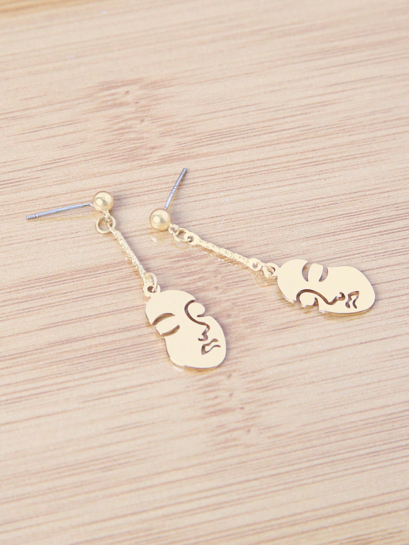 Wholesale Jewelry Simple Style Human Face Alloy Drop Earrings display picture 4