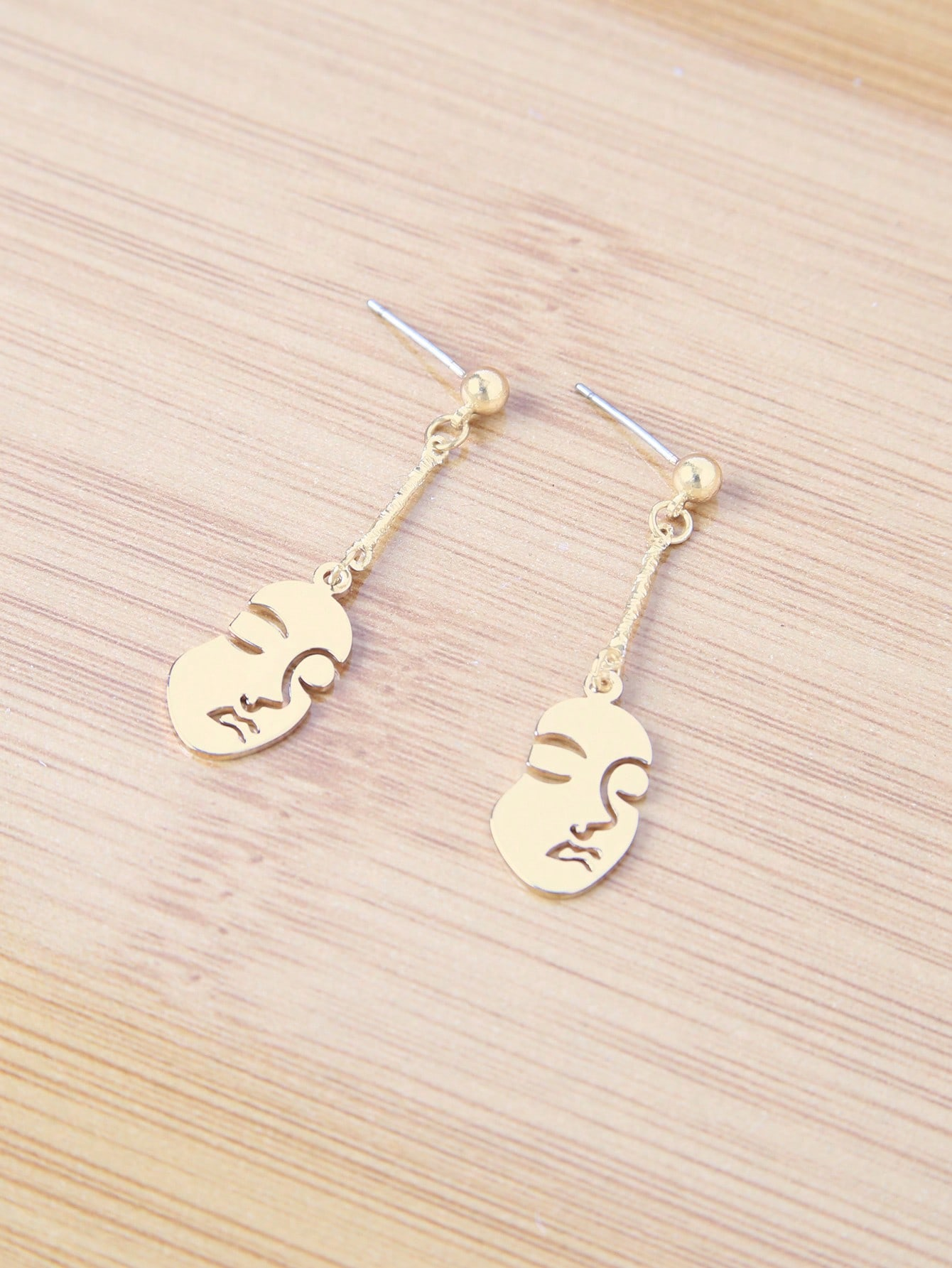 Wholesale Jewelry Simple Style Human Face Alloy Drop Earrings display picture 2