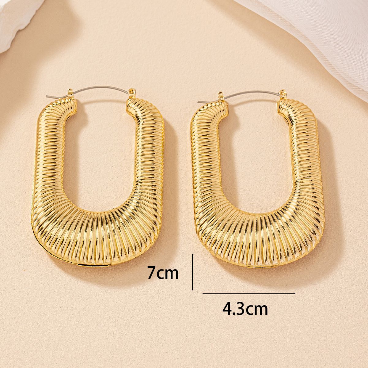 1 Pair Exaggerated Simple Style U Shape Plating Metal Earrings display picture 1