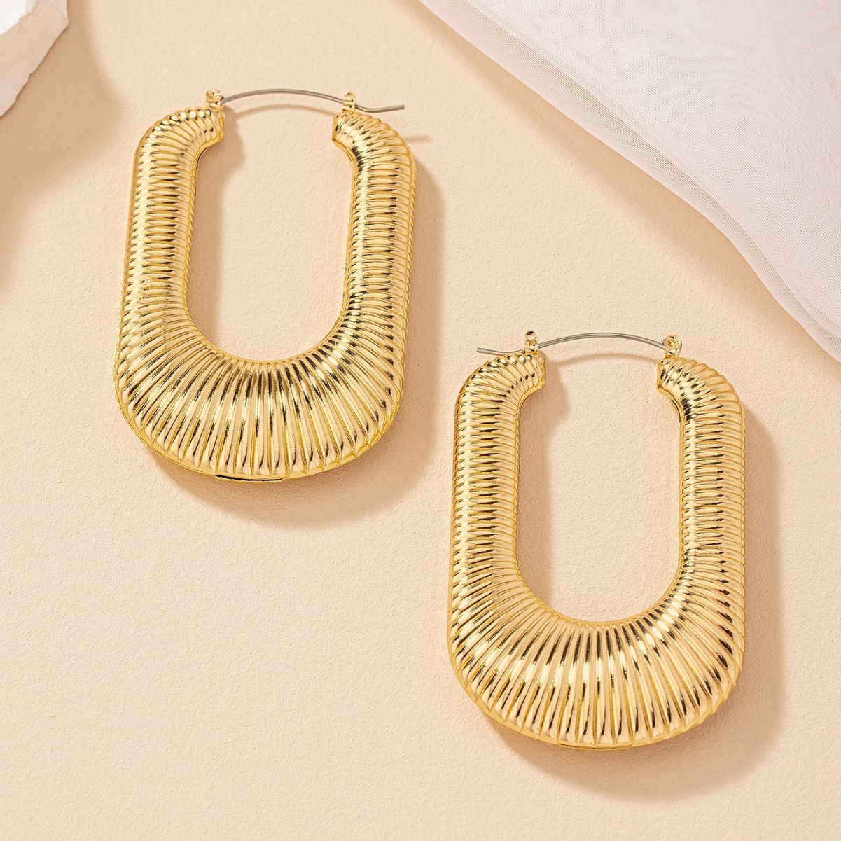 1 Pair Exaggerated Simple Style U Shape Plating Metal Earrings display picture 2