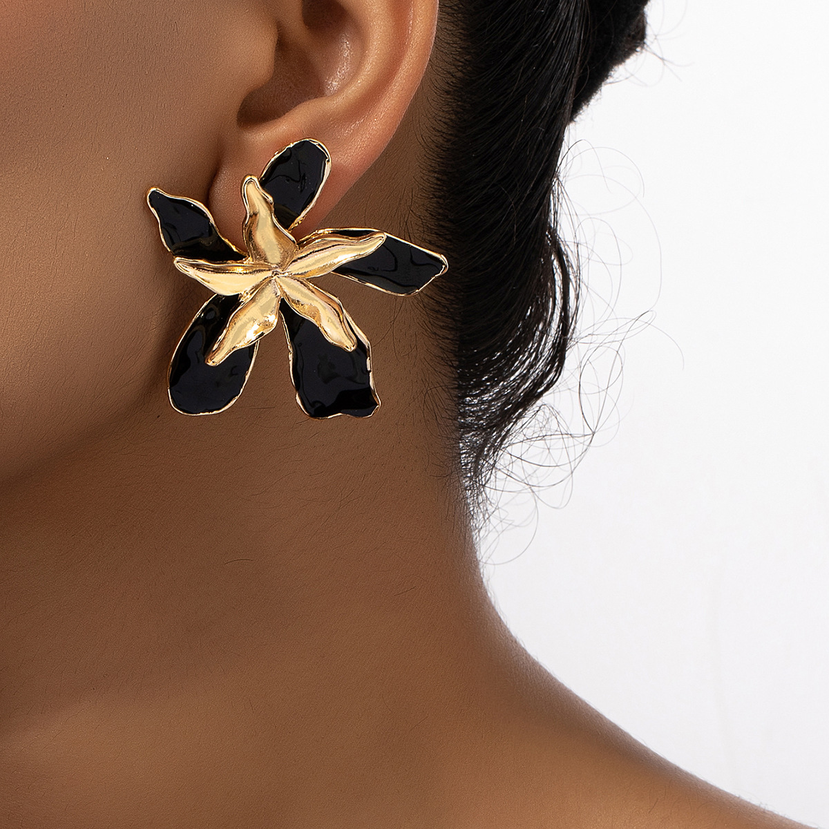 1 Pair Simple Style Classic Style Flower Plating Metal Gold Plated Ear Studs display picture 2