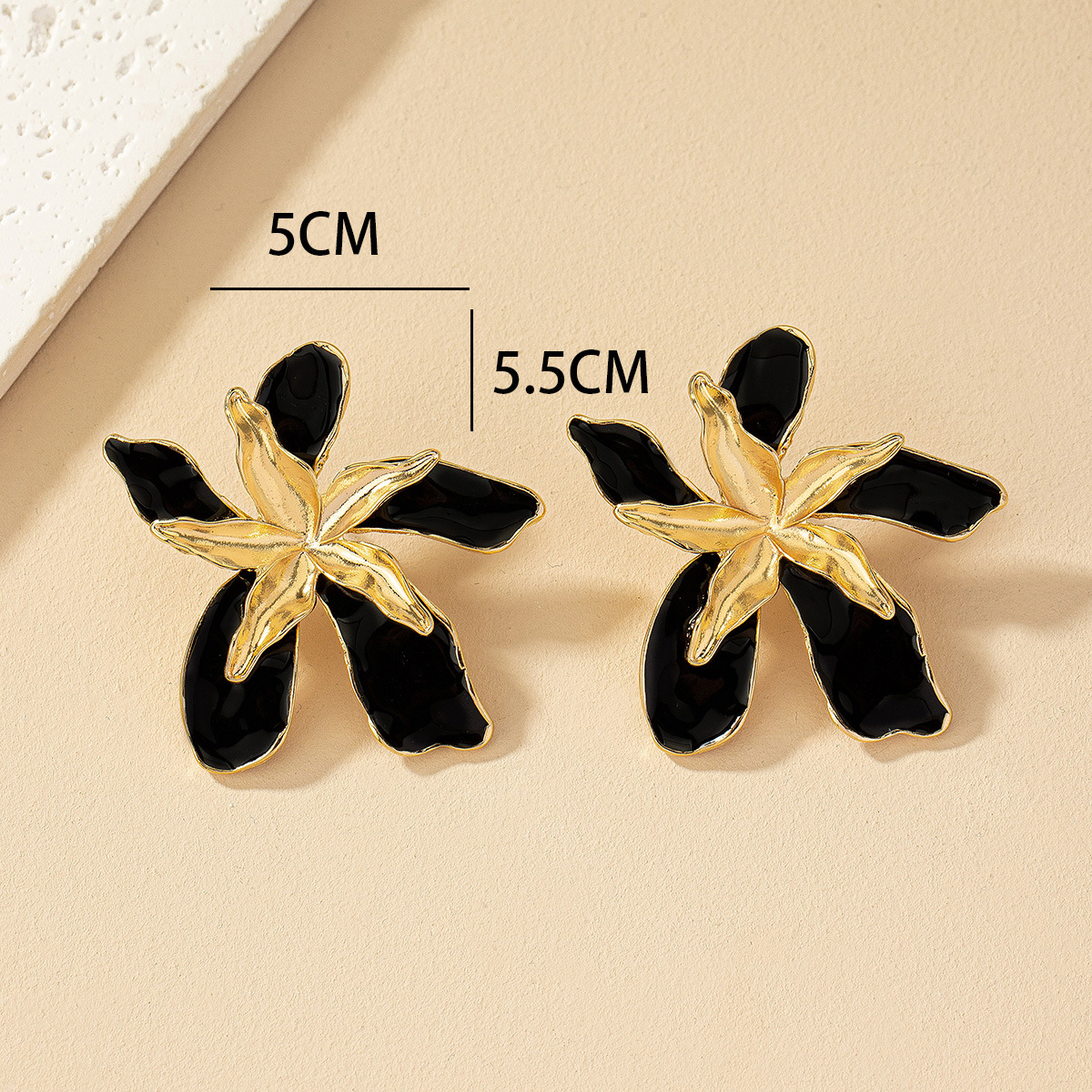 1 Paar Einfacher Stil Klassischer Stil Blume Überzug Metall Vergoldet Ohrstecker display picture 3