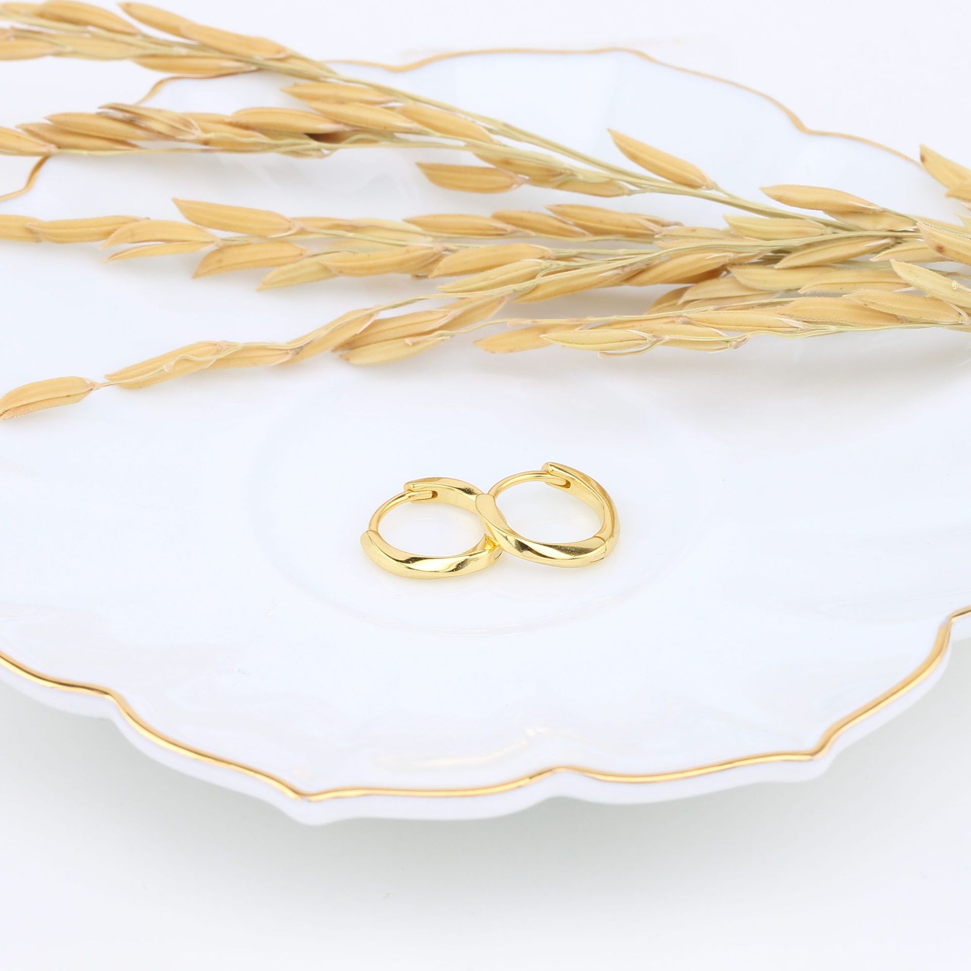 1 Paar Einfacher Stil Einfarbig Überzug Sterling Silber Vergoldet Ohrringe display picture 9