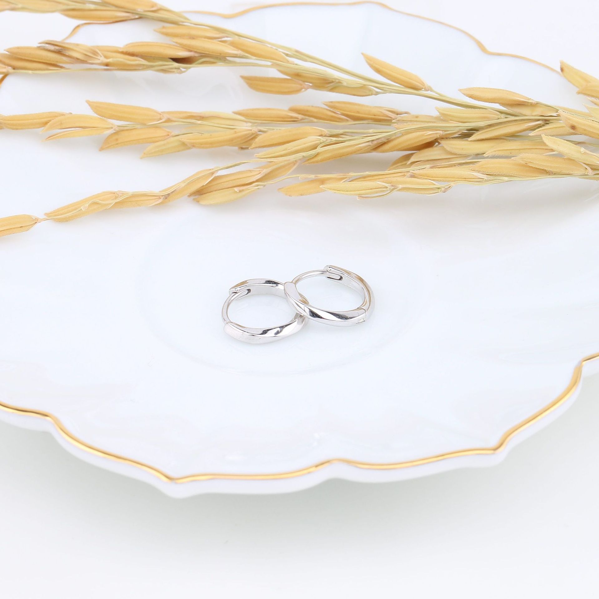 1 Paar Einfacher Stil Einfarbig Überzug Sterling Silber Vergoldet Ohrringe display picture 10