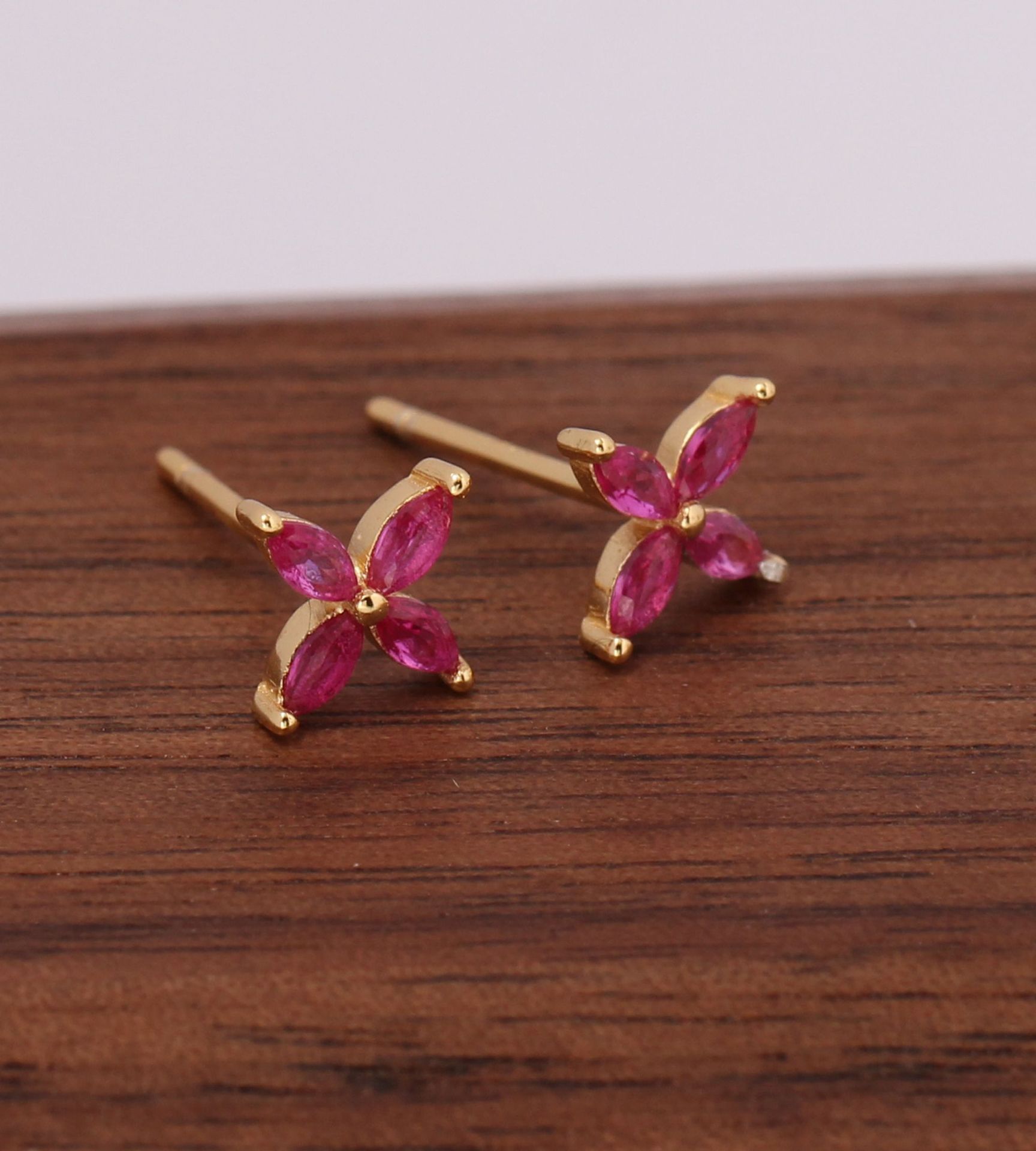 1 Pair Simple Style Flower Plating Inlay Sterling Silver Zircon White Gold Plated Ear Studs display picture 4