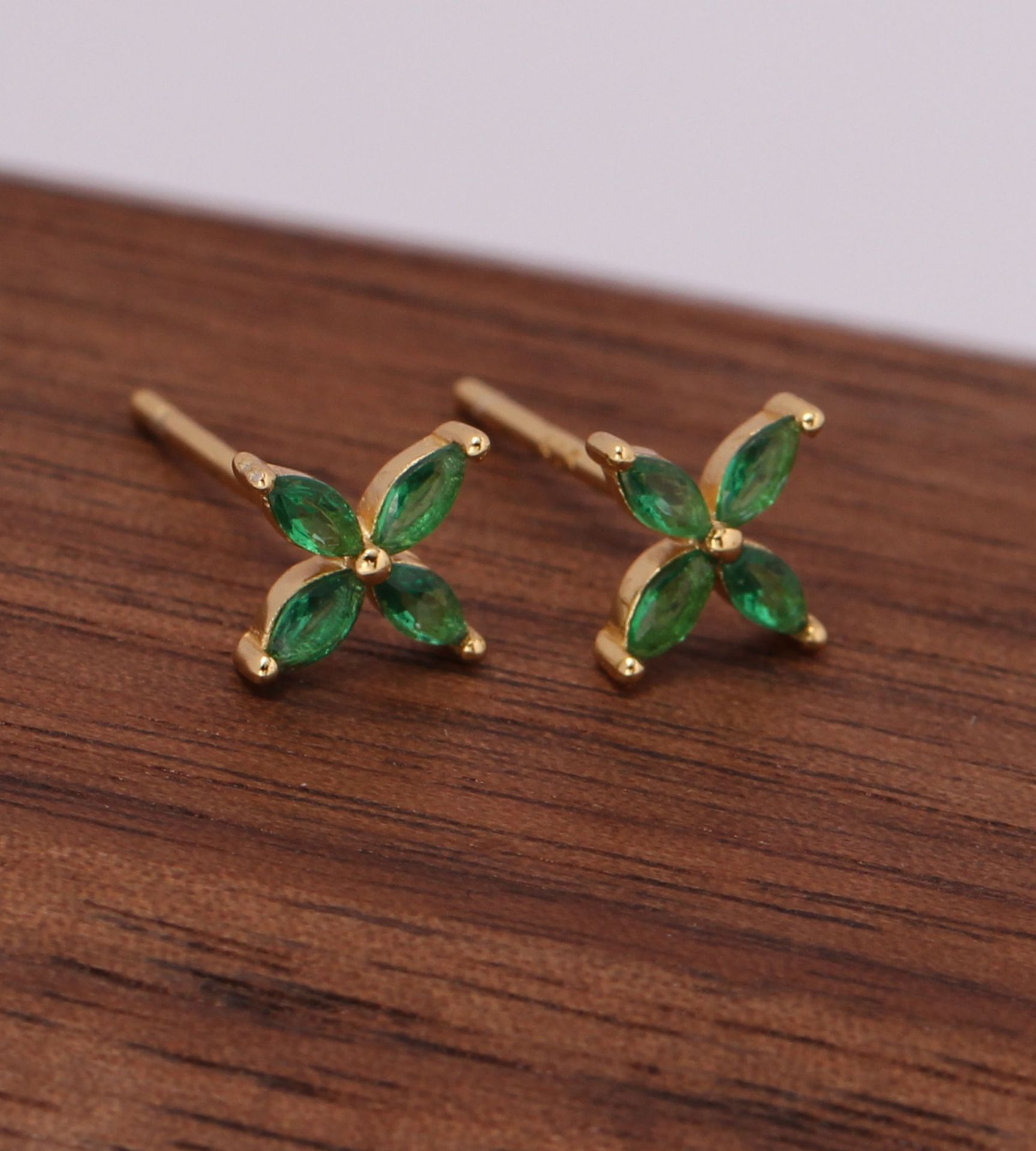 1 Pair Simple Style Flower Plating Inlay Sterling Silver Zircon White Gold Plated Ear Studs display picture 5